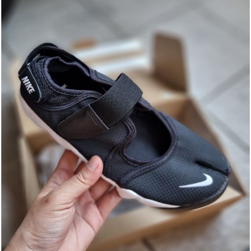 Sepatu wanita nike rift shoes