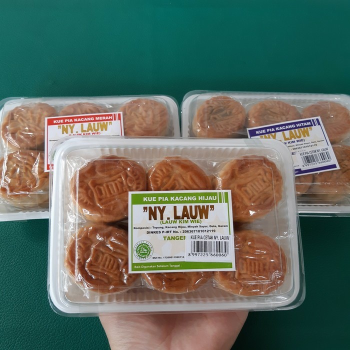 

Kue Pia Ny. Lauw Kue Bulan Phia Ny Lauw Mooncake - Halal - PIRT