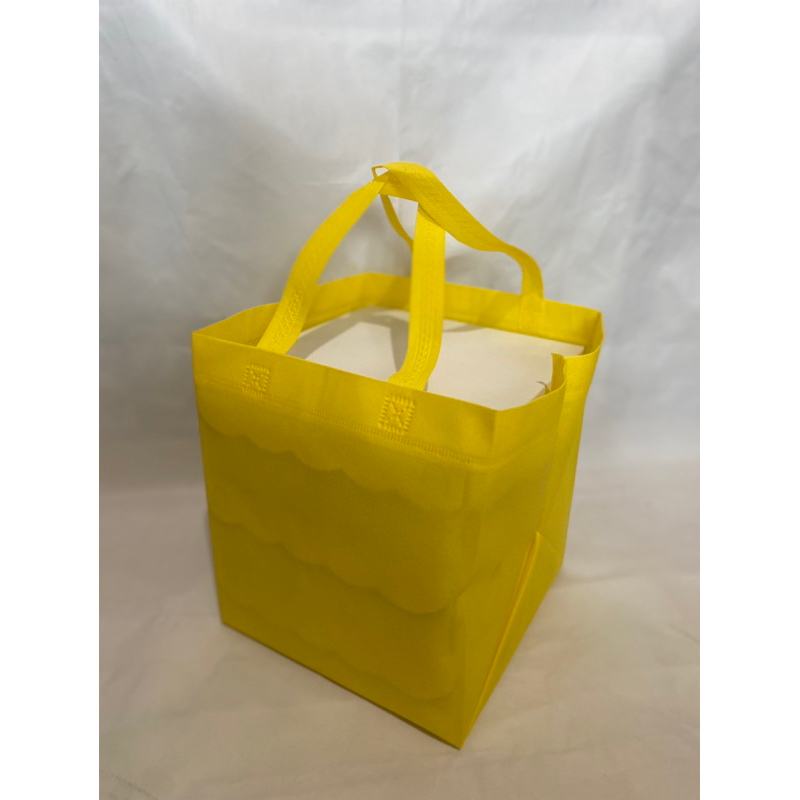 

(Isi 1 Lusin = 12 Pcs) Tas Hajatan 22x22 cm Tinggi 26 cm / Tas Nasi Kotak / Tas Hajatan Termurah / Tas Hajatan Terlaris / Goodie Bag Seminar / Tas Spunbond / Goodie Bag / Tas Aqiqahan / Tas Berkatan / Tas Box Nasi
