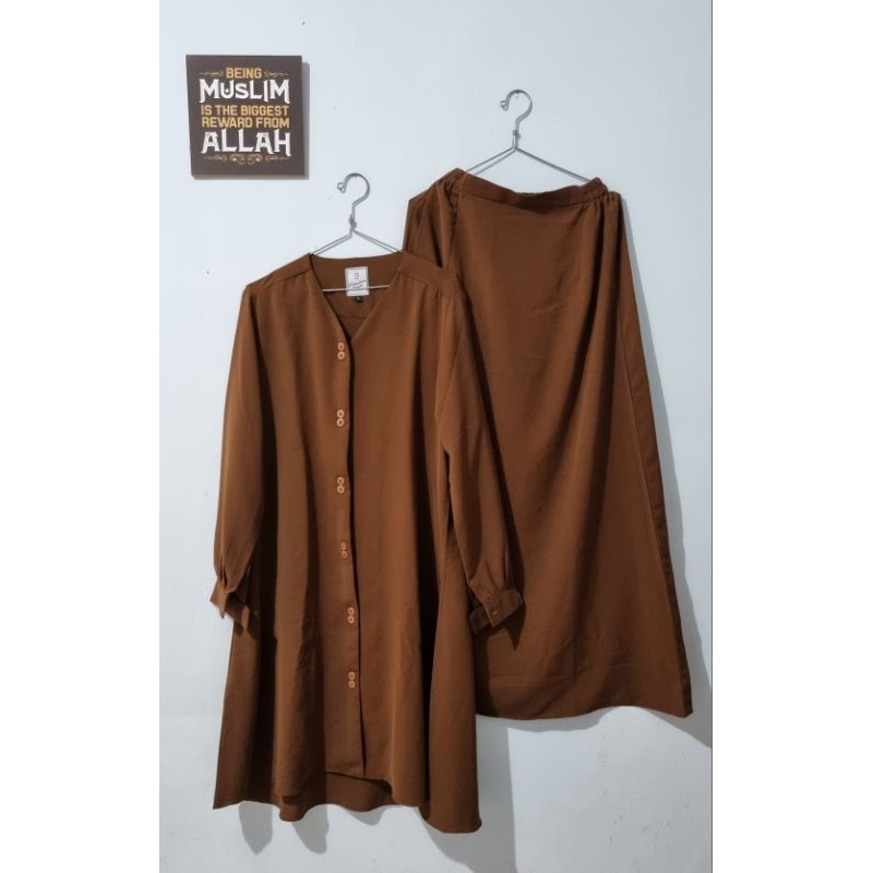 Preloved Jakarta Set by Elmadina Abaya Caramel Marzan Anti UV Size S Little Deffect