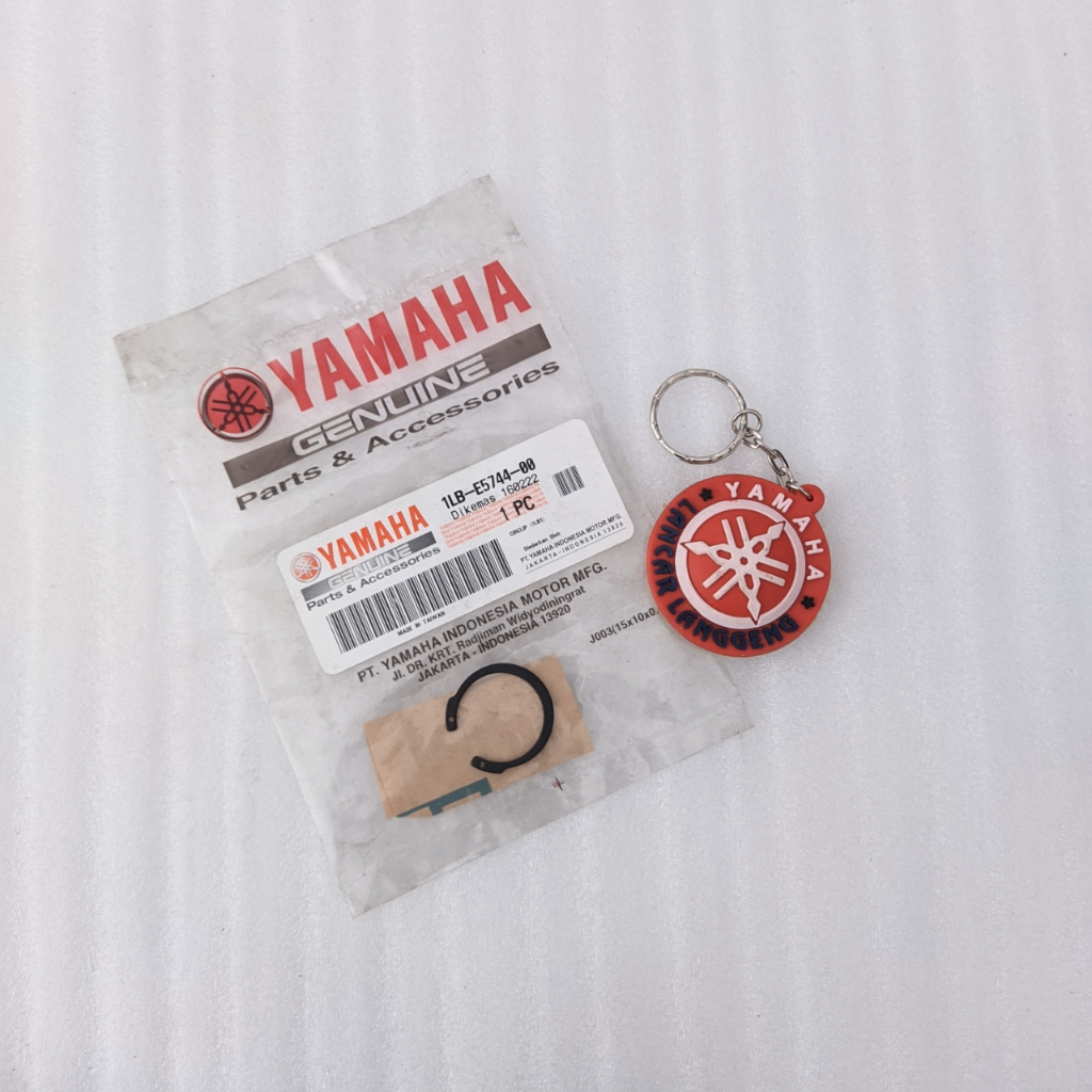 CIRCLIP SNAP RING/KLIP BEARING PULY SECONDARY CVT XEON RC/GT/AEROX 125 ORIGINAL YAMAHA 1LB-E5744-00