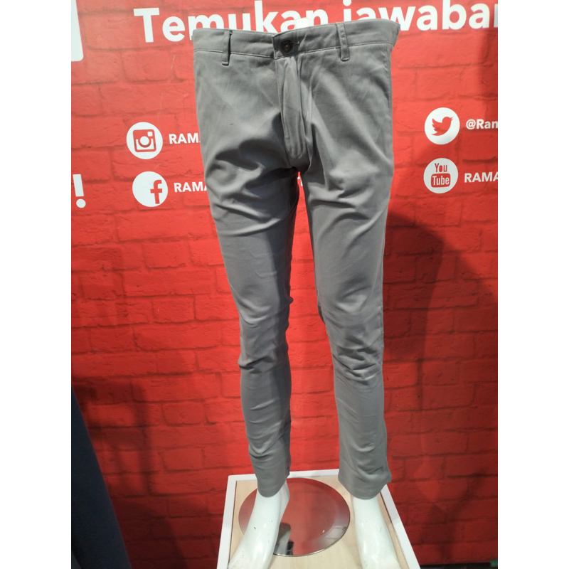 Celana chinos D’britano