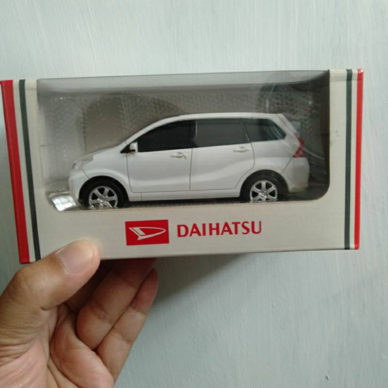 Diecast daihatsu all new xenia original dealer putih