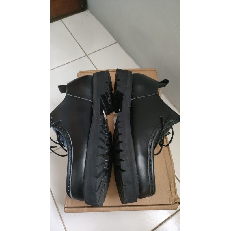 Utara footwear