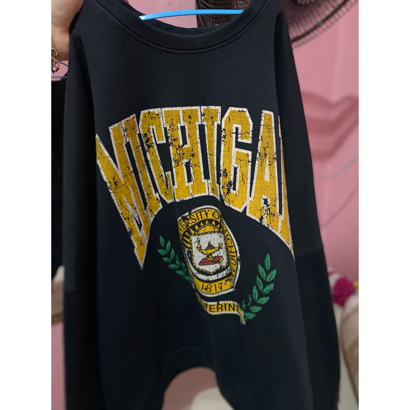 Crewneck michigan