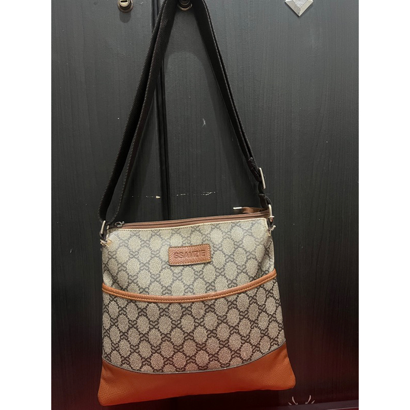 PRELOVED SLINGBAG SSAMZIE