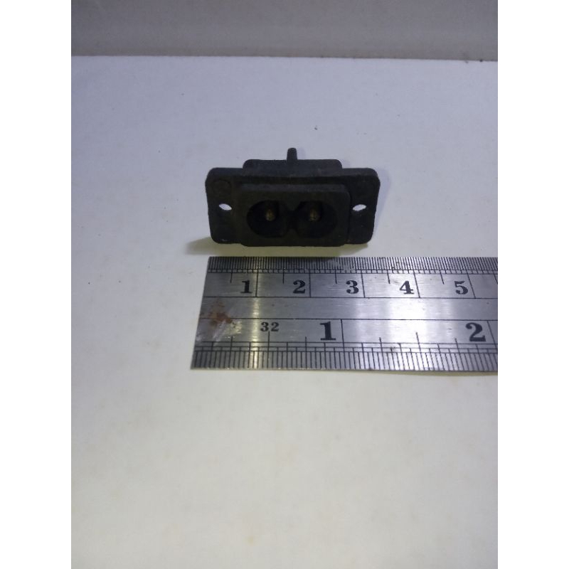 Soket AC Lubang 2 Pin Angka 8
