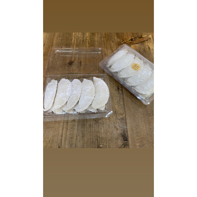 

cireng isi ayam (frozen) ukuran medium