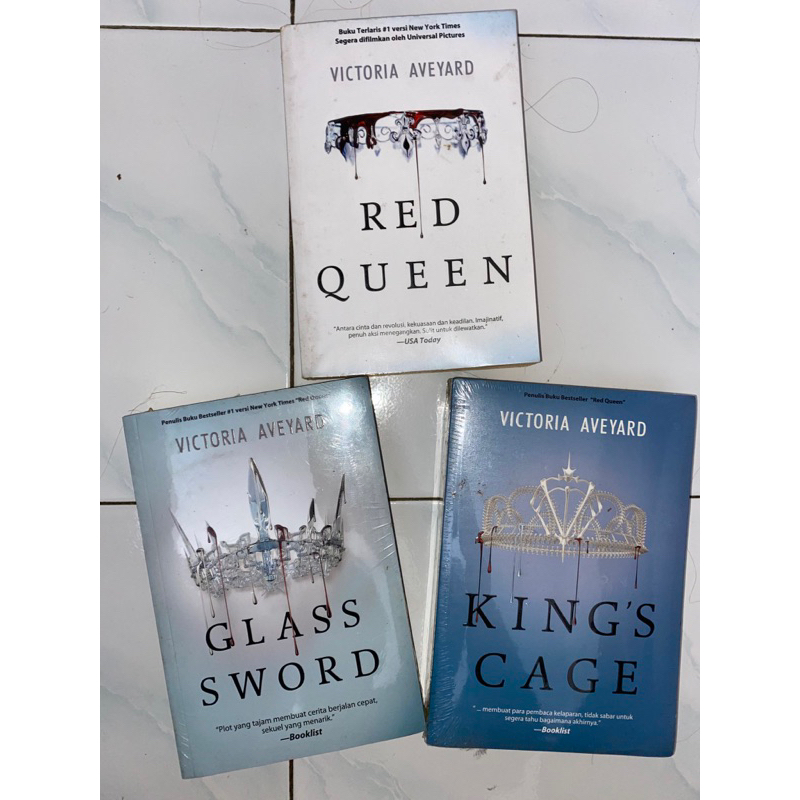 (PRELOVED) Buku Victoria Aveyard Red Queen — Indo ver