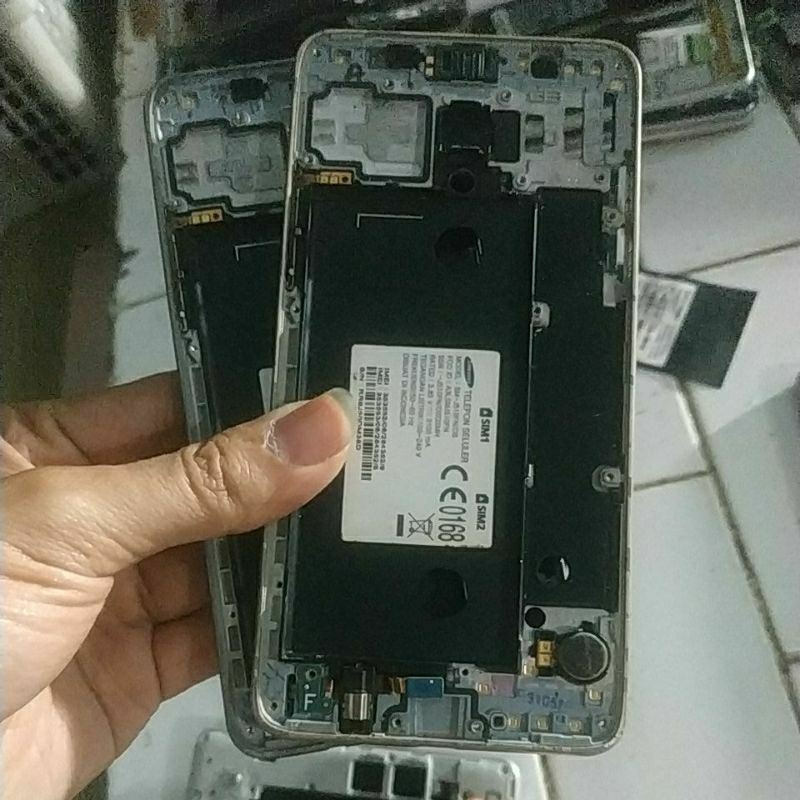 frame bekas Samsung galaxy j510fn j5 2016
