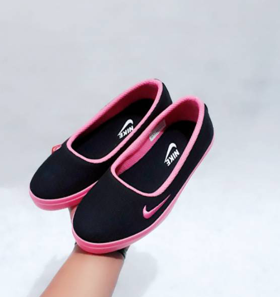 Borong Sekarang ⏭ Sepatu anak perempuan slip on.slop.santai.cassual.sekolah Nike Grade ORI import size 30-35