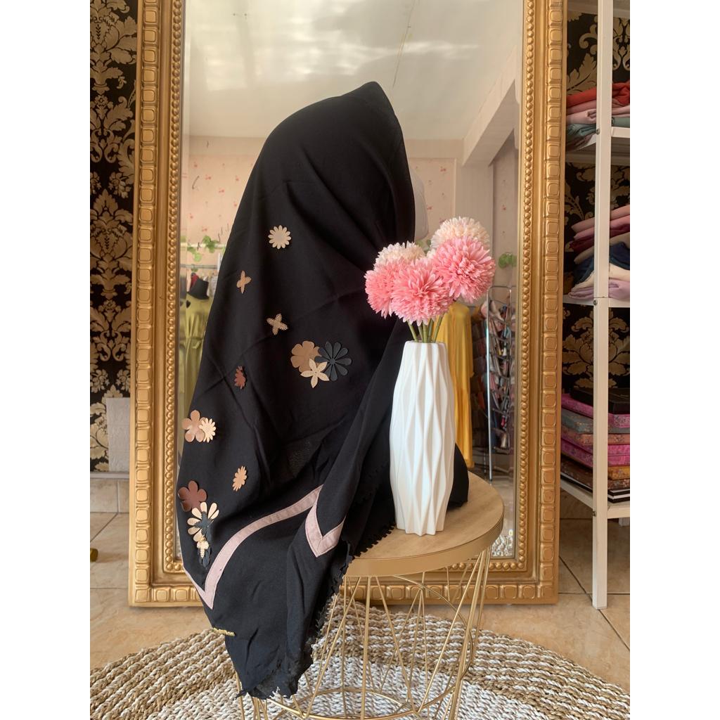 Jilbab Segi Empat Scarf Motif Voal Premium By MOTIF HAWA