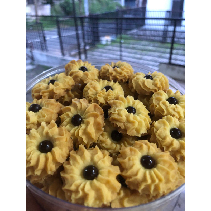 

dahlia ory