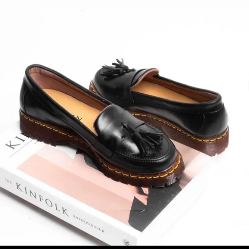 Sepatu Arme Docmart dari Ellesis. NEW