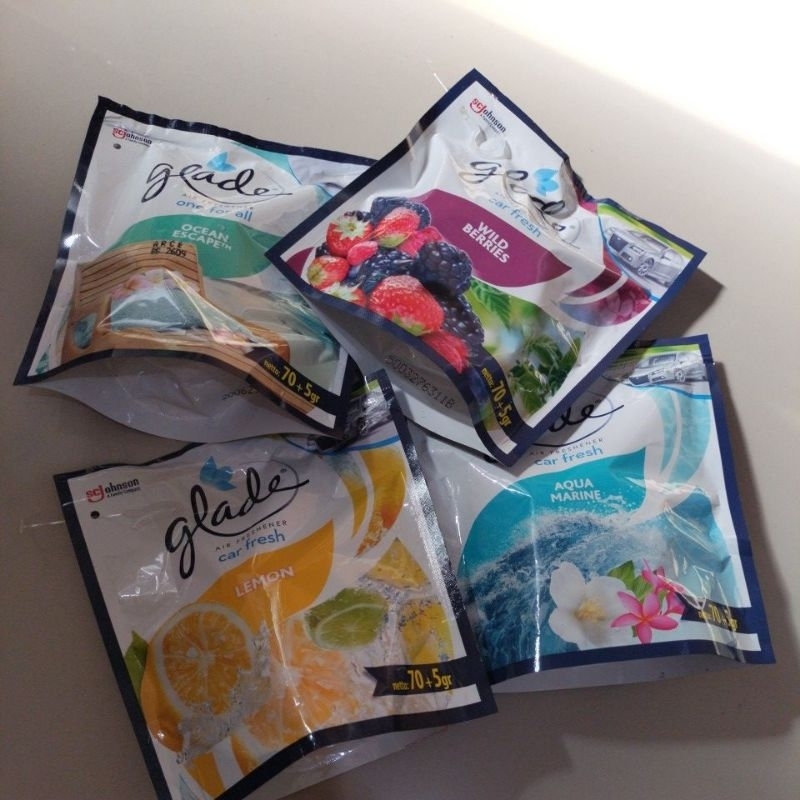 PENGHARUM RUANGAN GANTUNG GLADE 75GR