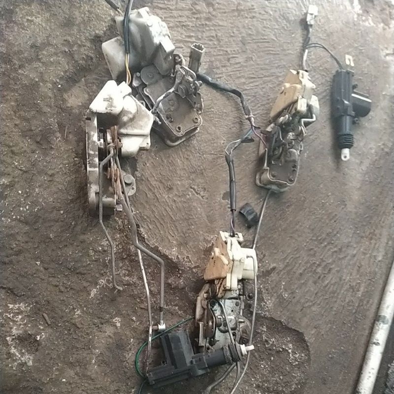 Door lock pintu Accord maestro 90