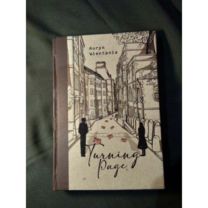 PRELOVED NOVEL TURNING PAGE HC