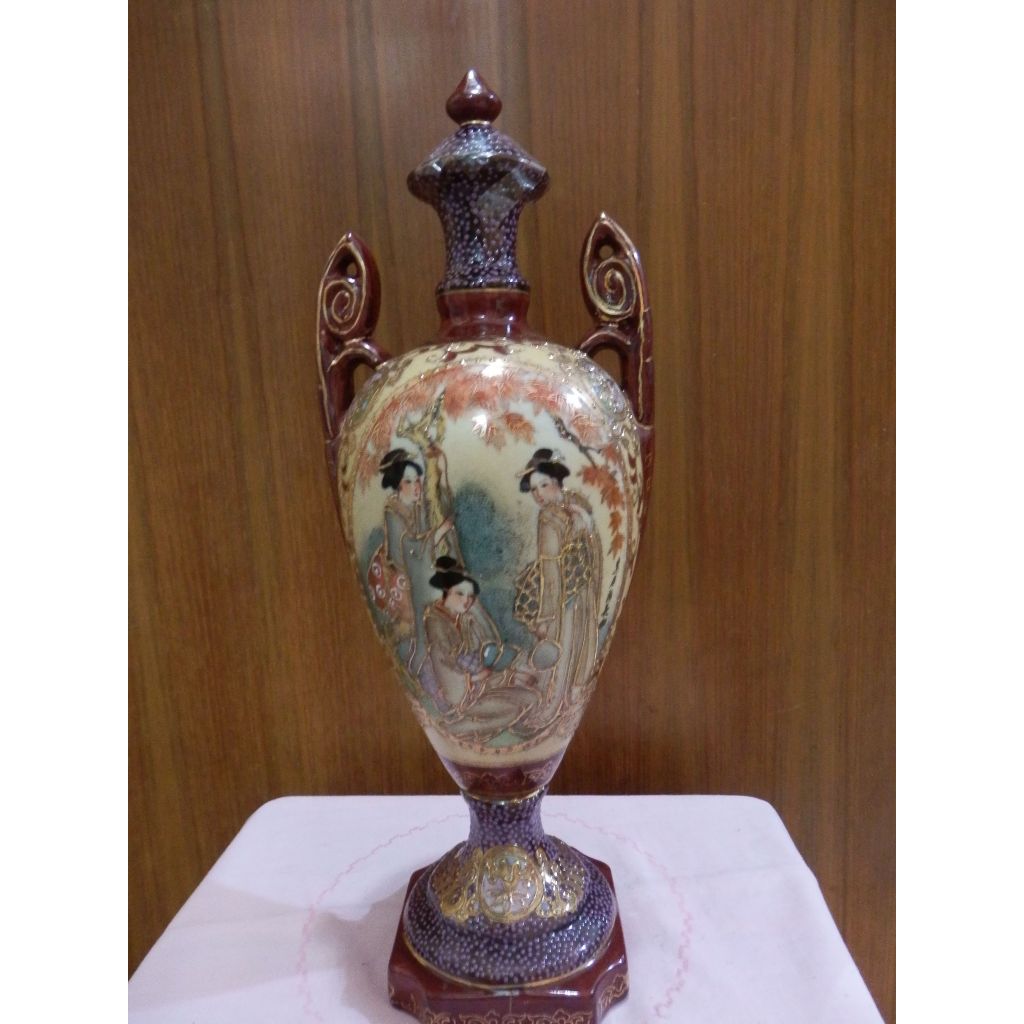 Guci China Pecah Seribu, Tinggi 37 cm
