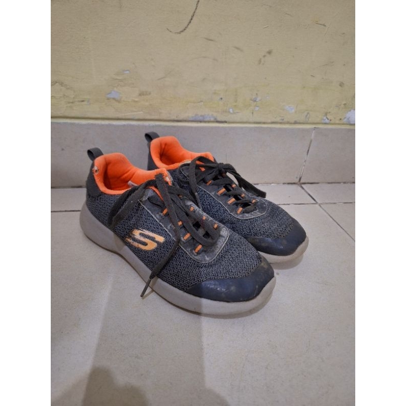Preloved sepatu anak skechers ukuran 35