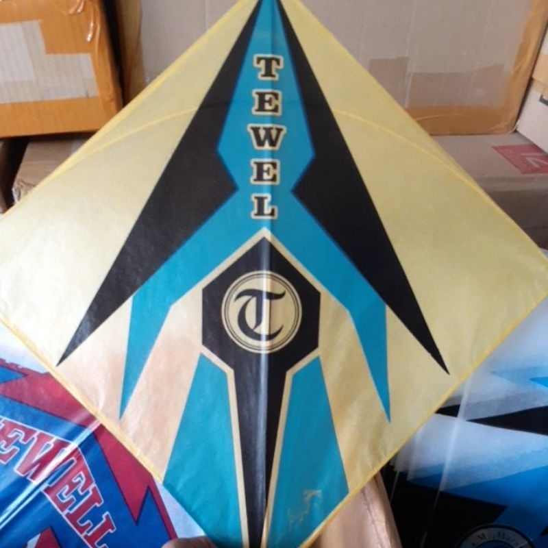 Layangan Sukoi super bagus lilitan 2 warna , isi 30 pcs