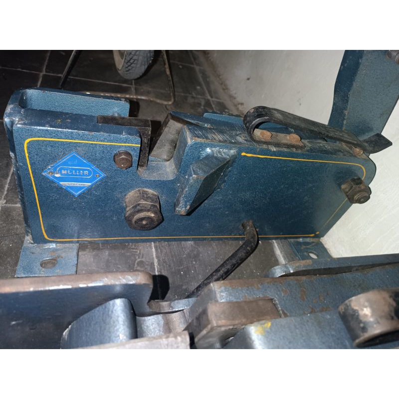 

gunting besi beton uk 32