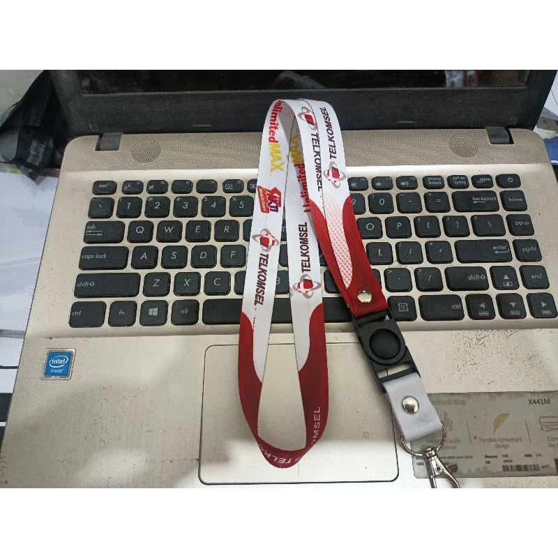 

Lanyard / Tali id card (READY STOCK) Telkomsel 1 termurahh!!! Produsen utama!!!