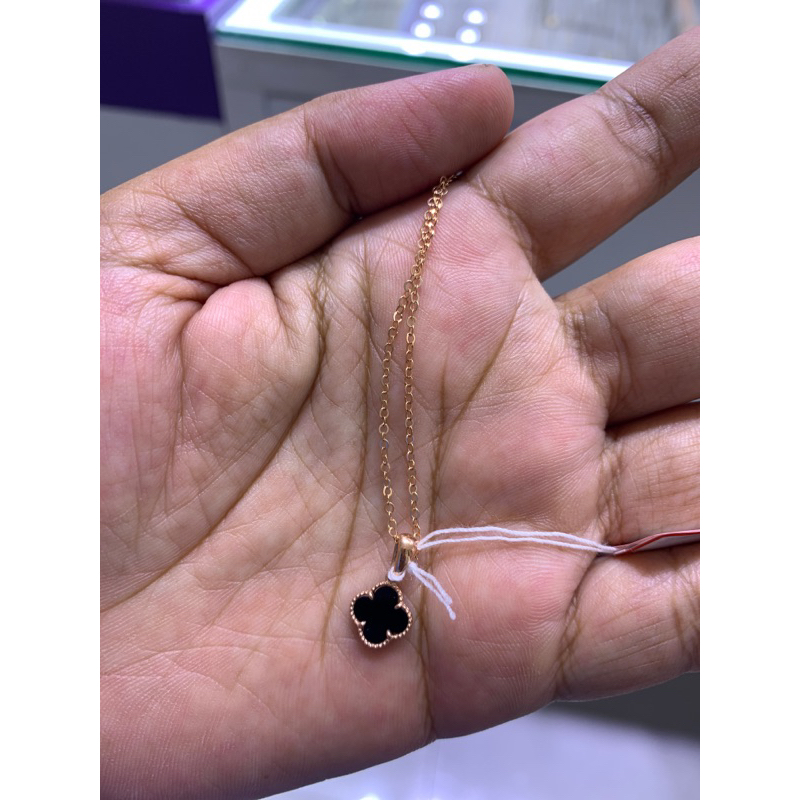 

kalung + liontin bunga hitam