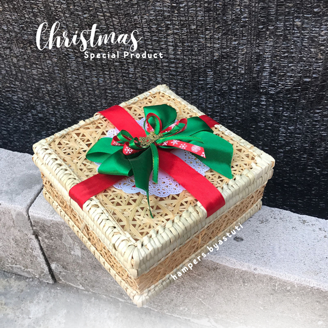 [CHRISTMAS EDITION] Kotak Roti Hexagonal 20x20 cm Hias Pita Natal | Kerajinan Bambu | Wadah Bambu
