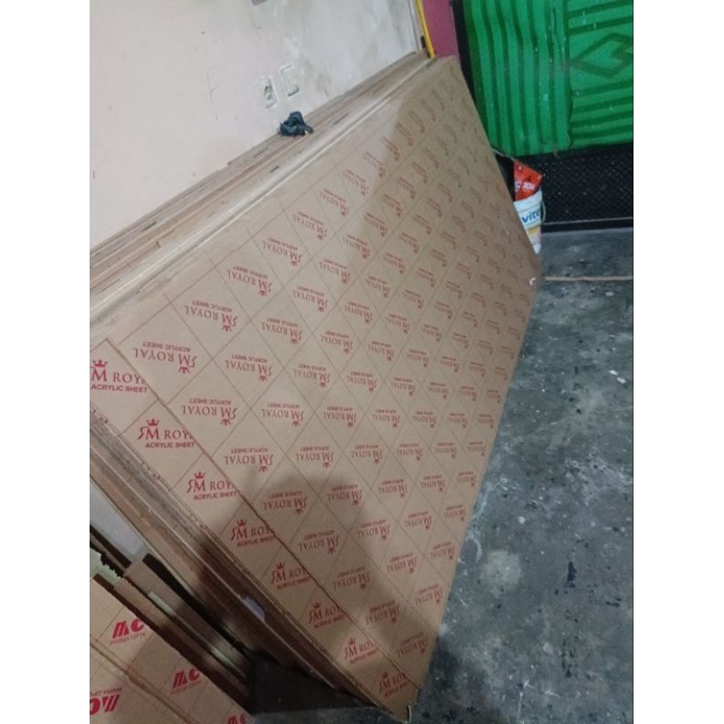 Akrilik Lembaran Bening 4mm 122x244 cm