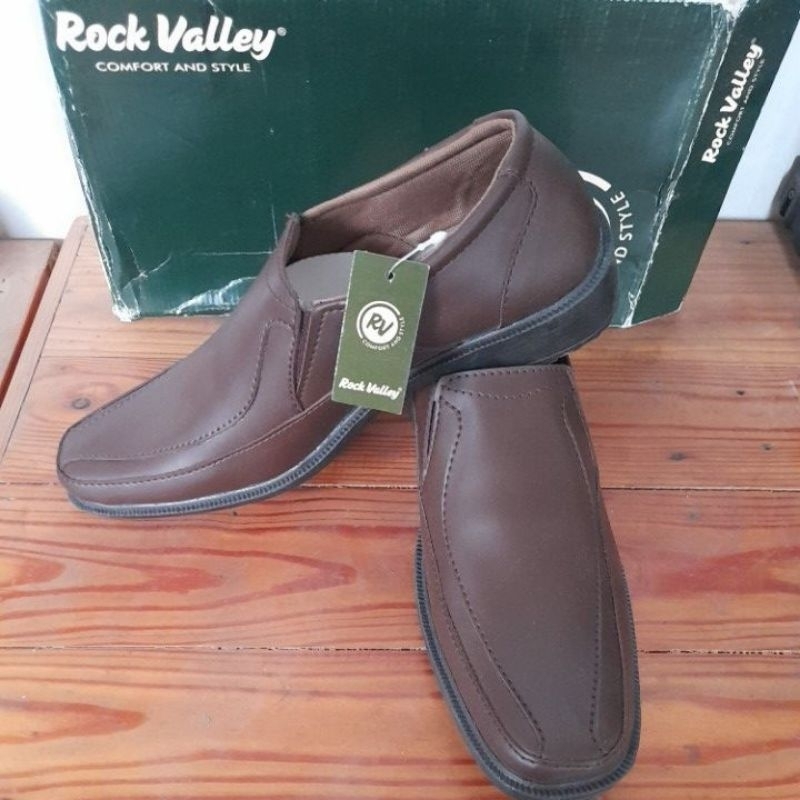 Sepatu Pria Rock Valley Sz 41