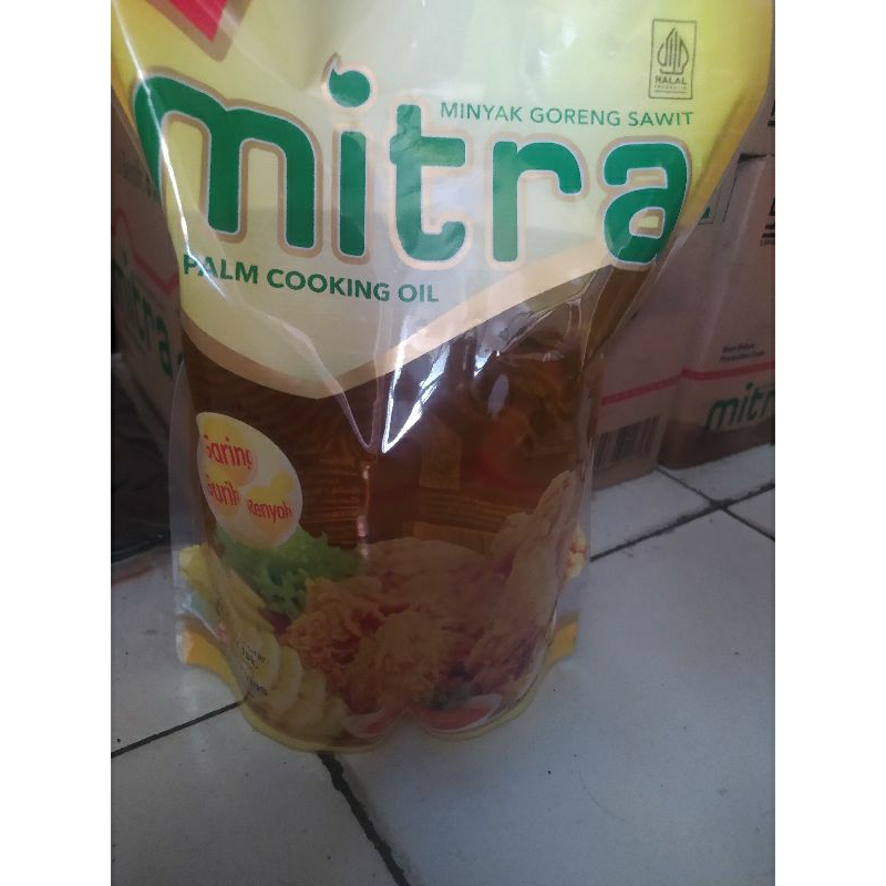 

minyak goreng mitra 2L