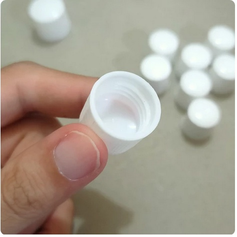 TUTUP PLASTIK BOTOL MINYAK ANGIN DUYUNG KECIL DAN BESAR 1 KG