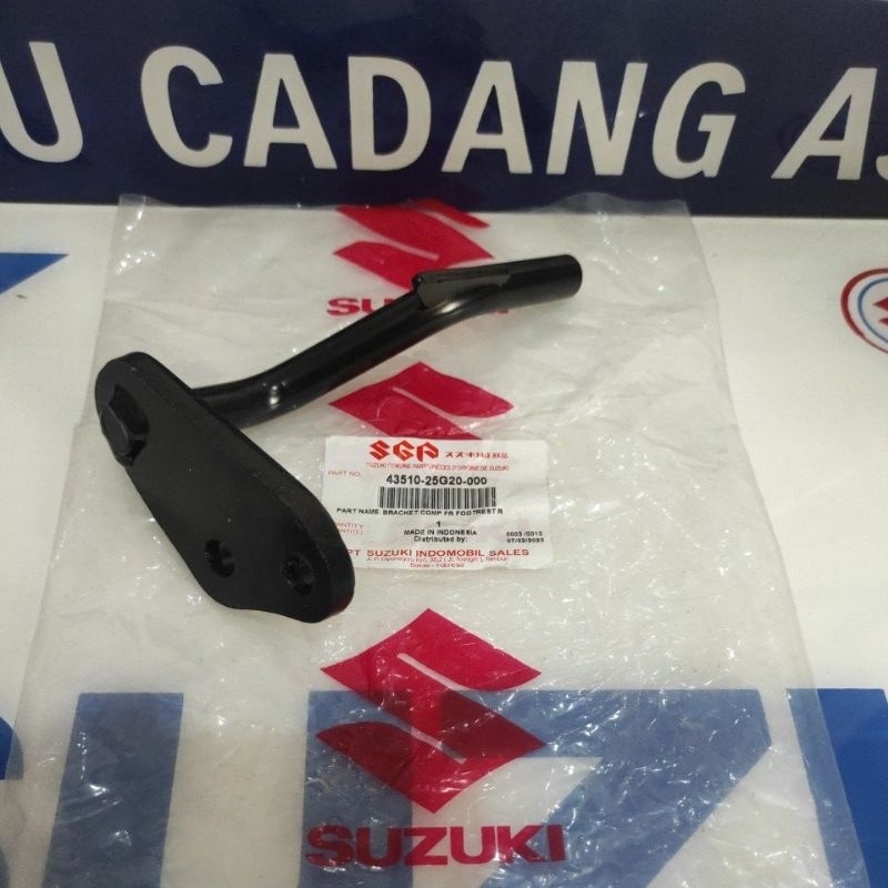 footstep depan kanan injekan kaki satria Fu karbu original SGP 43510-25G20