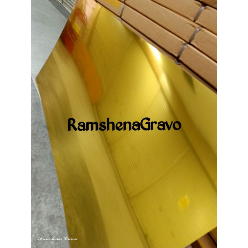 

YEN gravoply gold mirror /teks hitam/ bahan gravir / name tag / 30cm x 40cm tebal 1.5mm