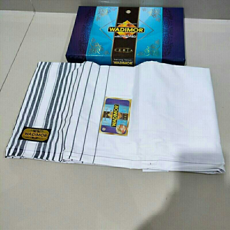 sarung wadimor putih tumpal/wadimor motif putih tumpal