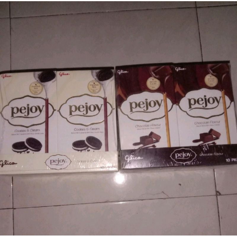 

Pejoy Biskuit Stick Cokelat 37gr, Pejoy Biskuit Stick Cookies & Cream 37gr, Pocky Biskuit Stick Cokelat 45gr, Pocky Biskuit Stick Stroberi 45gr, Pocky Crushed Nuts Dark 25gr, Pocky Crushed Nuts Milk 25gr