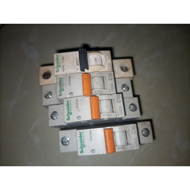 mcb schneider bekas normal sesuai foto