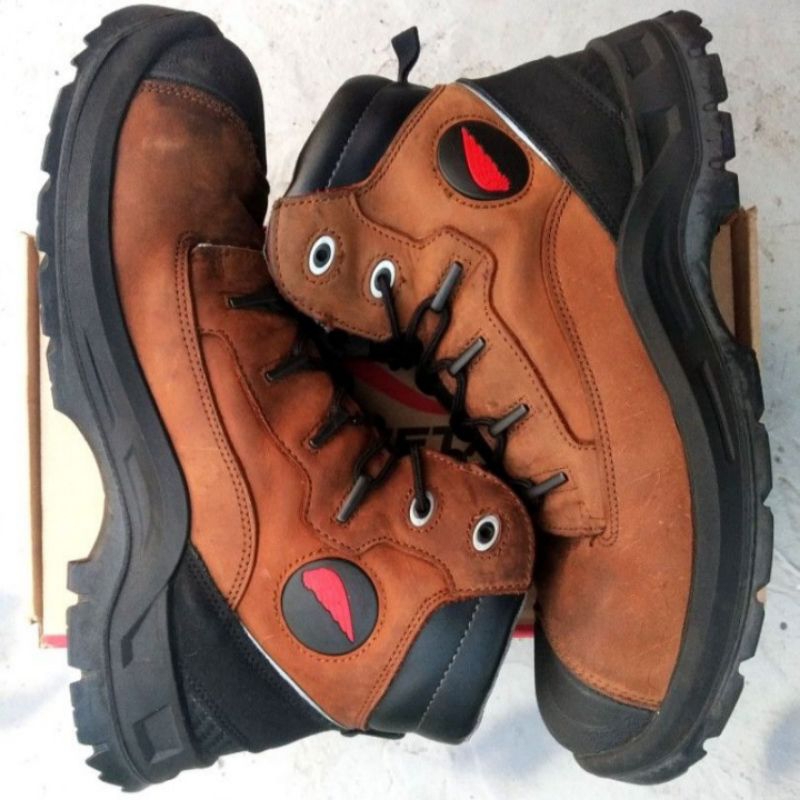 Sepatu safety Red Wing 3228