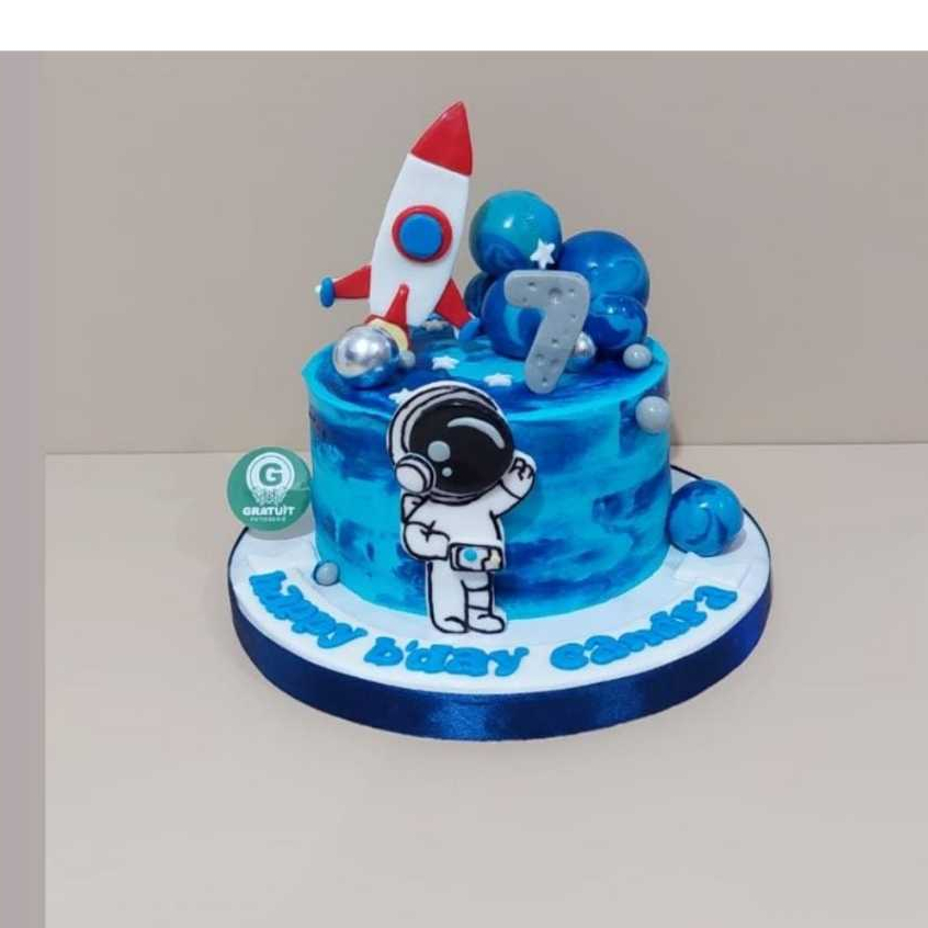 

CAKE TEMA ASTRONOT UK 15CM / KUE ULANG TAHUN CUSTOME