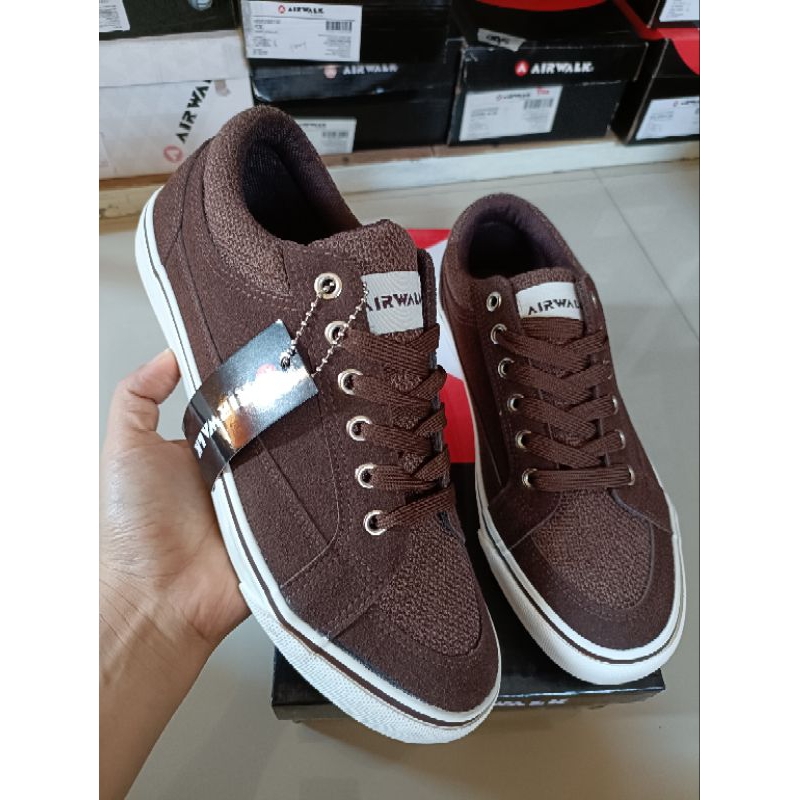 40 sports station big sale airwalk roby brown