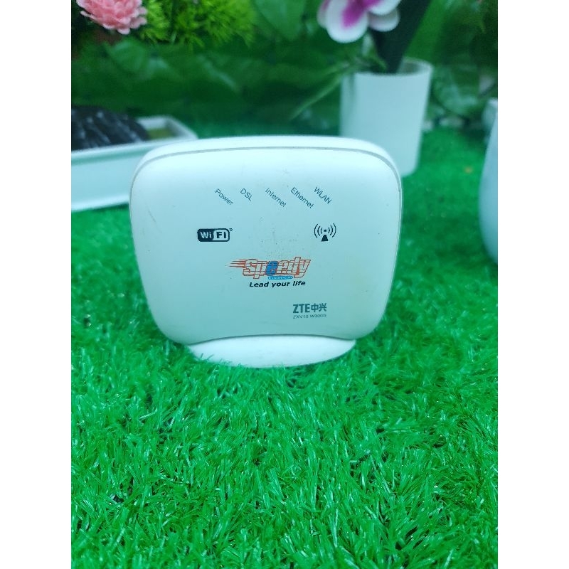 router wereles ZTE ZXV10 W300S cocok untuk voucheran atau memperluas sinyal wifi antena indoor