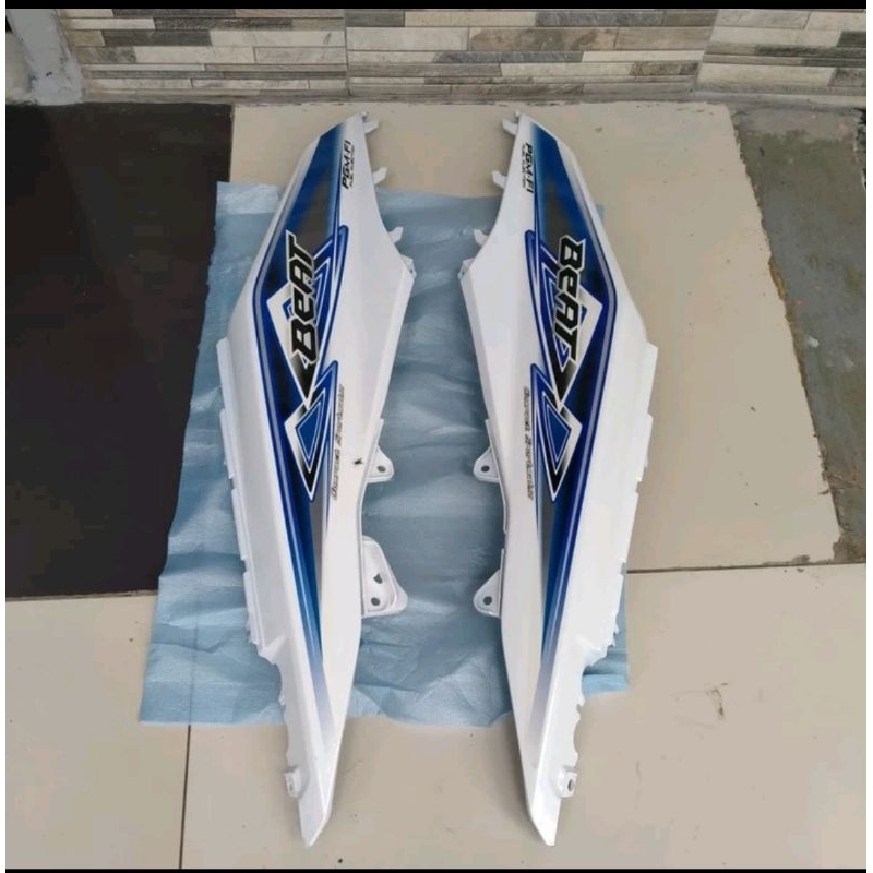 body beat fi putih strip Biru 2014 / bodi beat fi lama putih