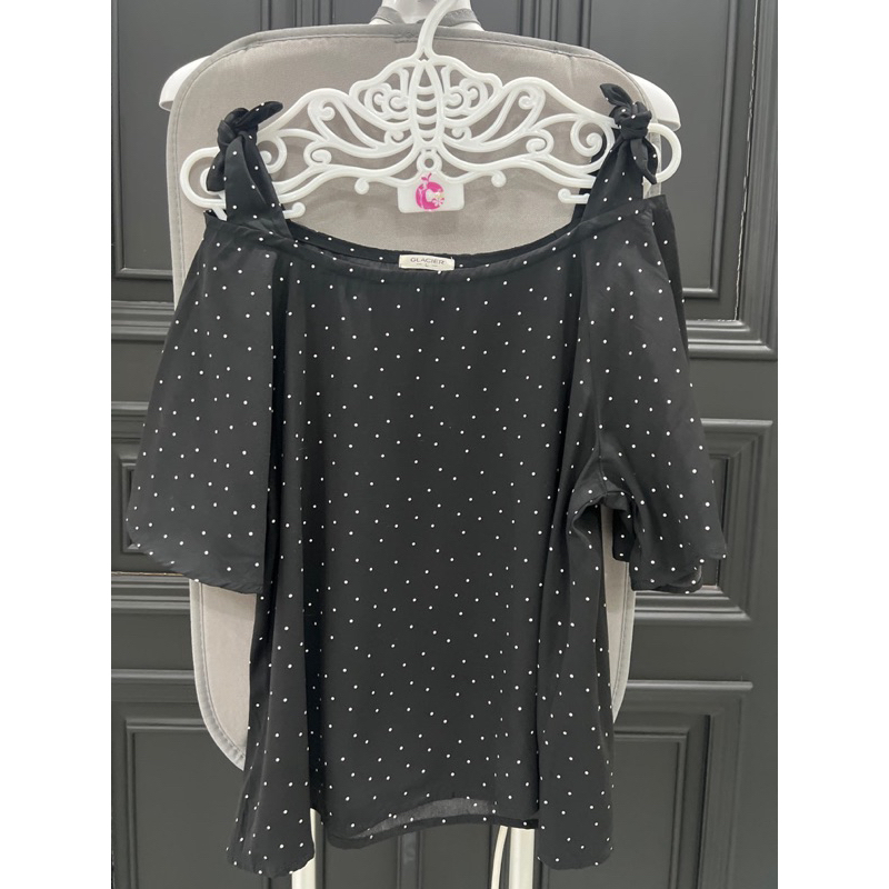 Glacier Hitam bintik putih, Size L, LD 100; PB 55, PL - LIKE NEW