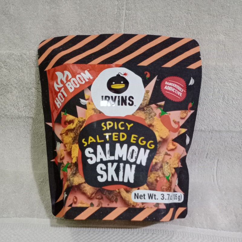 

Irvins Spicy Salted Egg Salmon Skin 95gr (Hot Boom)
