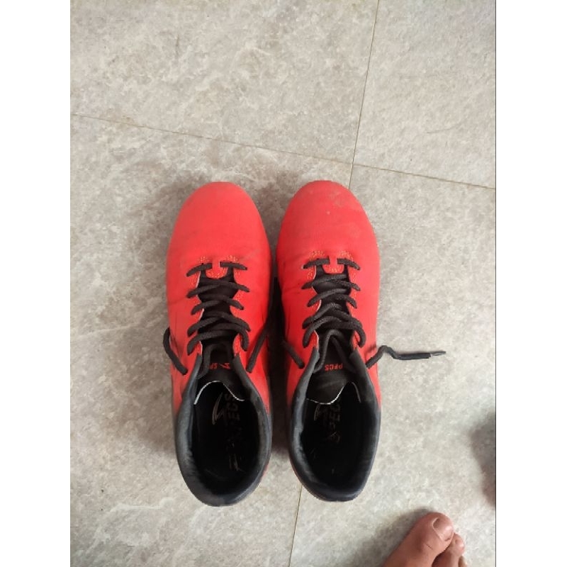 sepatu bola specs ori