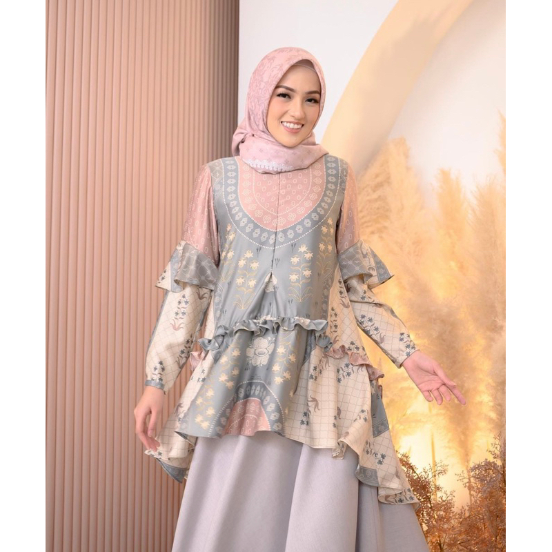 Padma Tunik Wearing Klamby