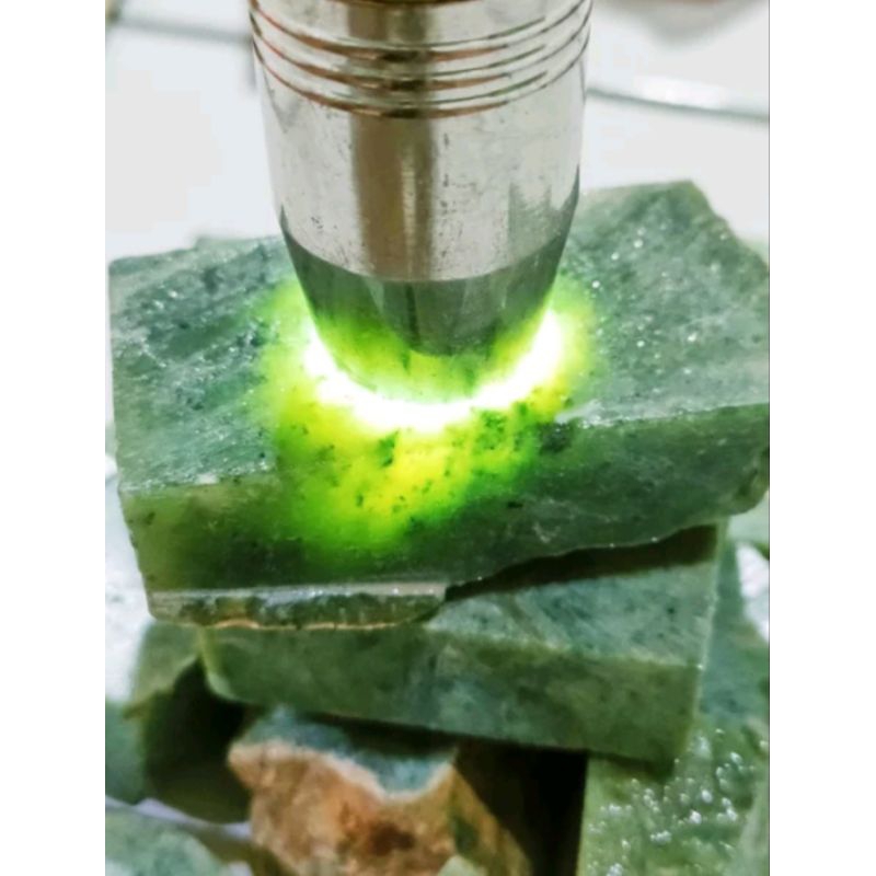 BAHAN  ROUGH BATU AKIK SUNGAI DAREH SEMI KRISTAL NATURAL IDOCRASE