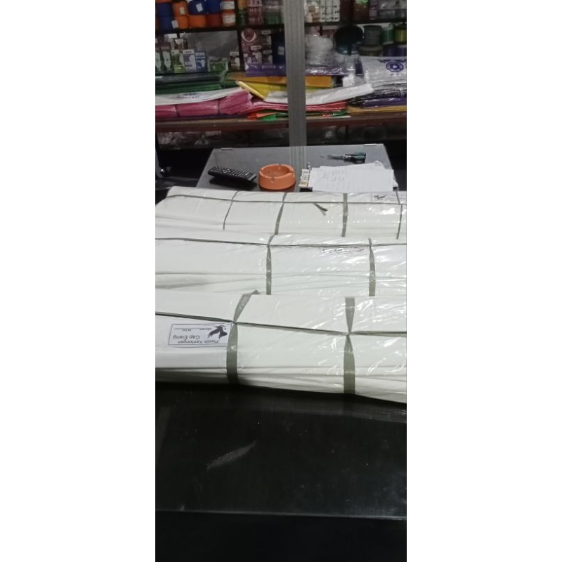 plastik cap bumi putih