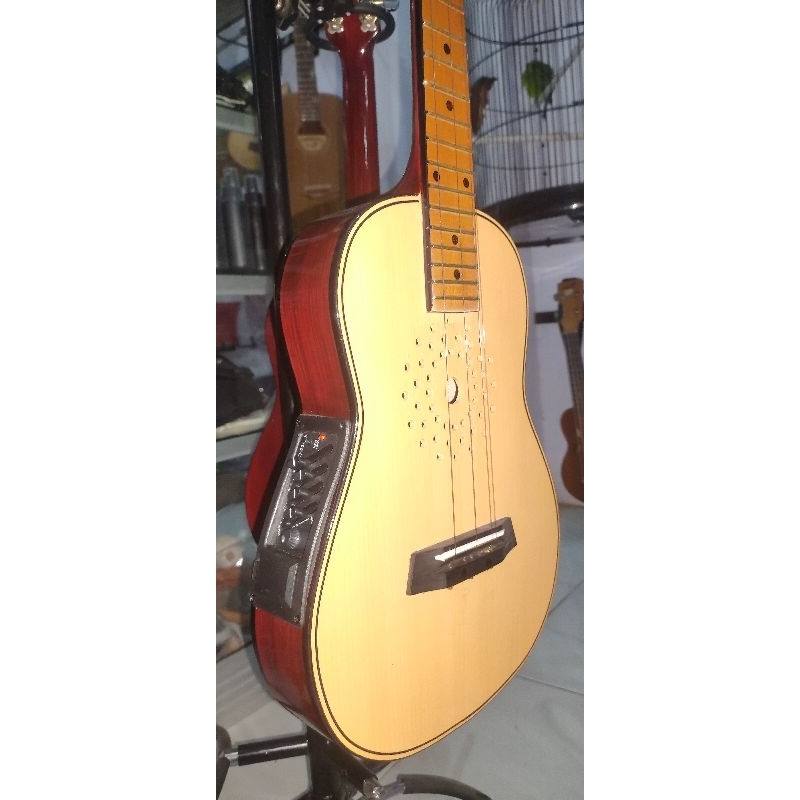 Ukulele Butanza elektrik
