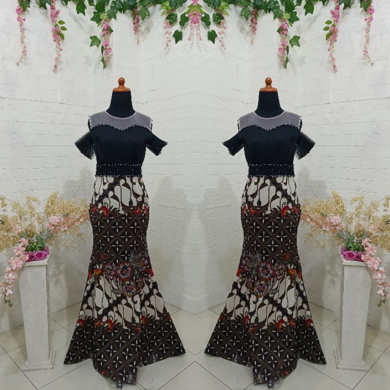 DUYUNG BATIK STREET HITAM LENGAN SABRINA // DRESS PESTA